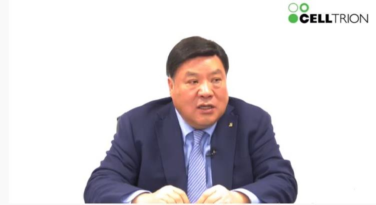 서정진 셀트리온그룹 명예회장이 18일 온라인 기자간담회를 열어 렉키로나주 등에 대해 발표하고 있다. 연합뉴스