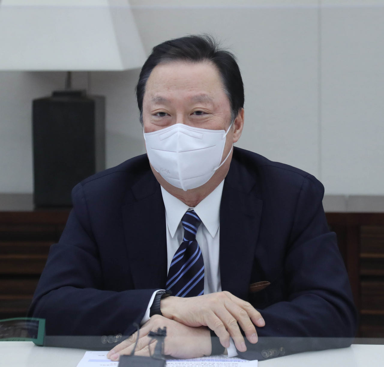 박용만 대한상의 회장이 지난 18일 퇴임 기자간담회에서 기자들 질문에 답하고 있다. [대한상의 제공]