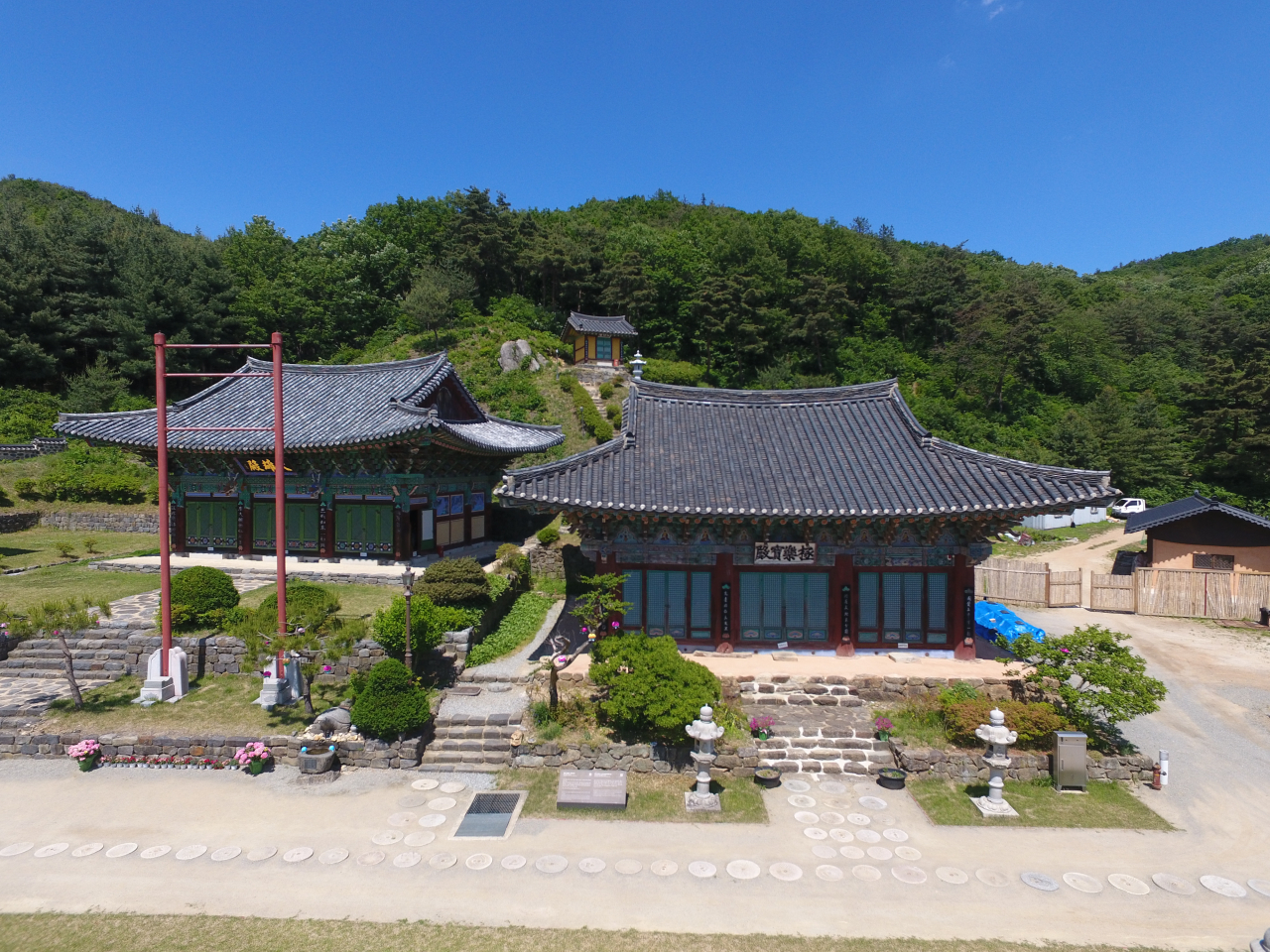 비암사 전경