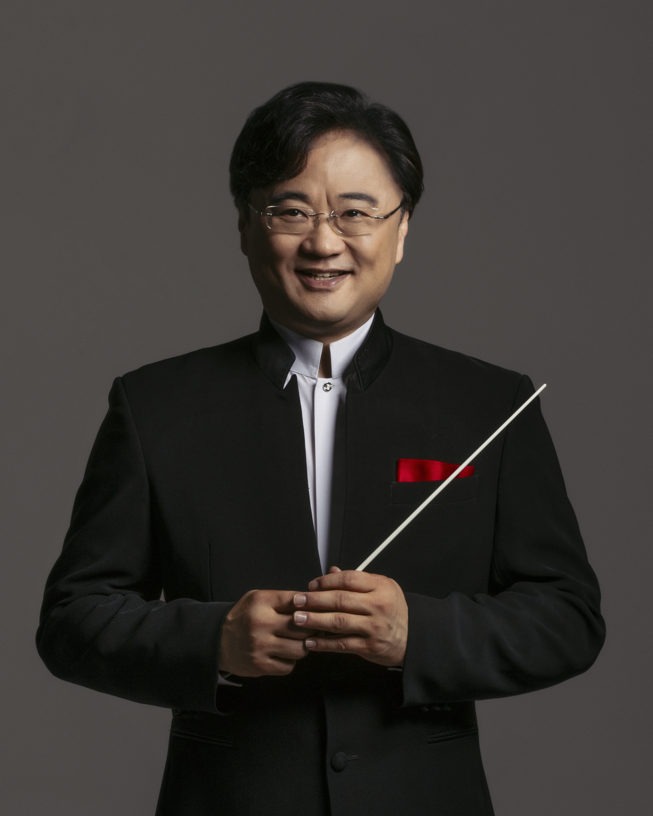 윤의중 국립합창단 단장 겸 예술감독은 3년의 재임기간동안 8편의 창작 합창 대곡을 선보였고, 지난해 말 연임돼 2023년까지 3년 더 국립합창단을 이끈다. 윤 감독은 “우리나라를 대표할 창작 합창곡을 만들어 세계적인 레퍼토리가 될 수 있도록 선보이겠다”고 말했다. [국립합창단 제공] 　
