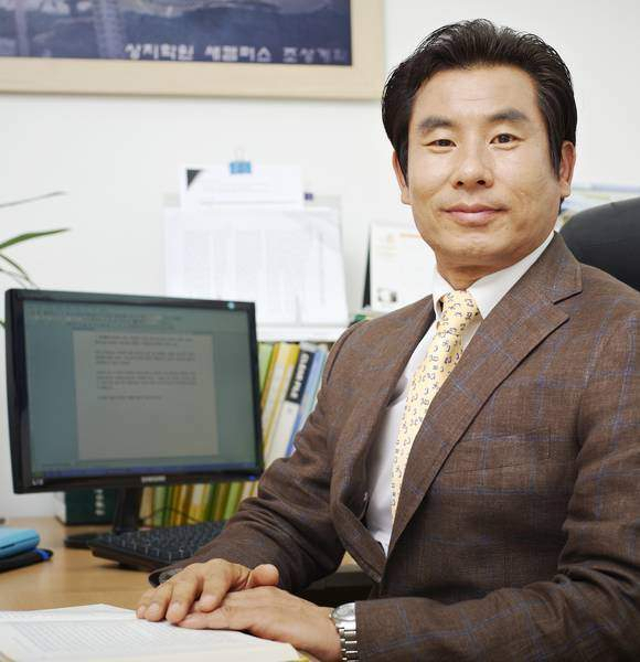 한국지방자치학회 회장으로 선출된 상지대 행정학과 박기관 교수 [한국지방자치학회 제공]
