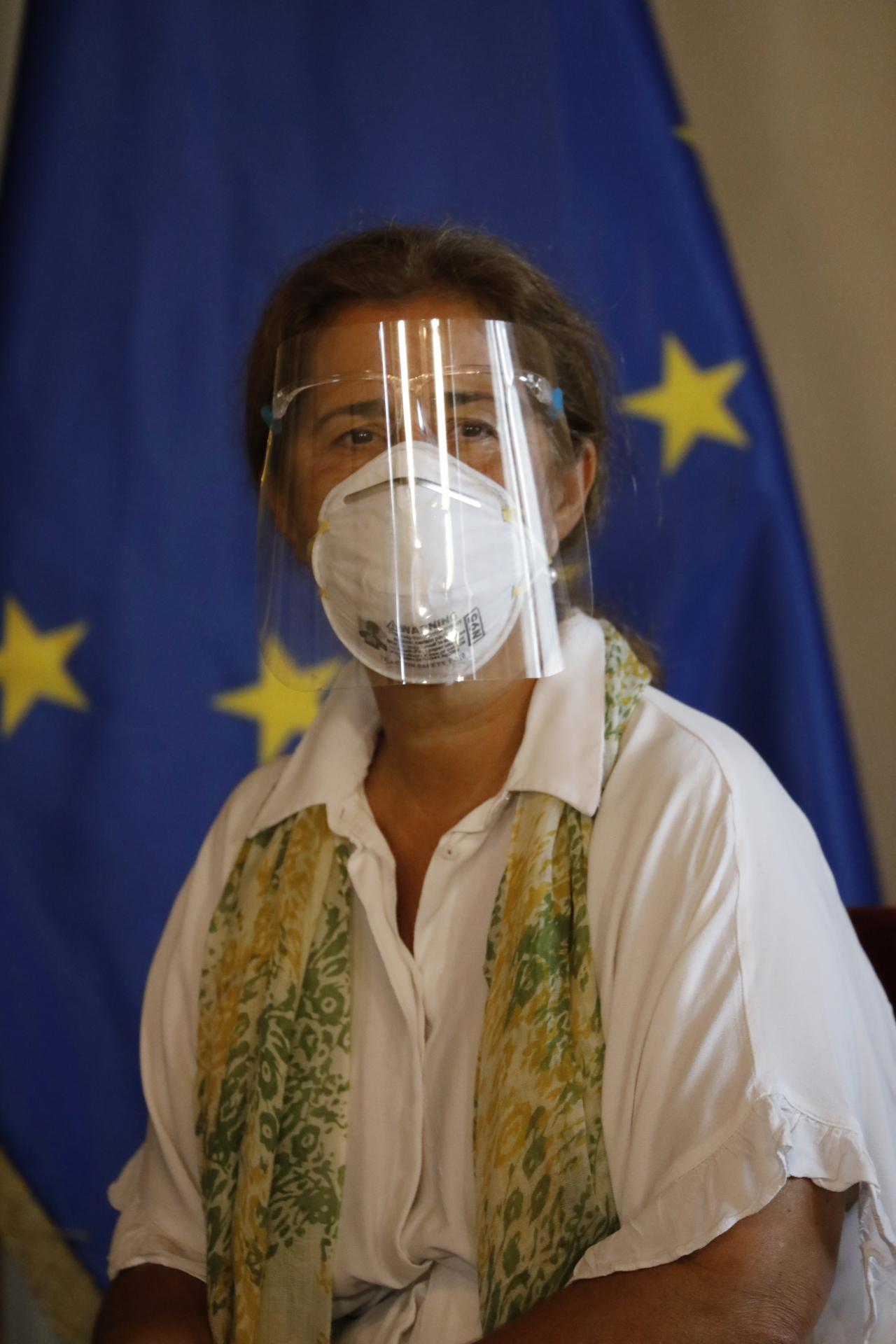 이자벨 브릴랸트 페드로자 주 베네수엘라 유럽연합(EU) 대사가 안면 마스크를 쓰고 있다. [AP]