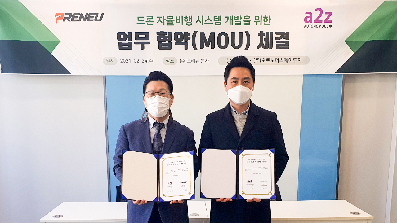한지형(오른쪽) 오토노머스에이투지 대표와 이종경(왼쪽) 프리뉴 대표가 자율주행 드론 공동개발을 위한 업무협약을 체결했다. [오토노머스에이투지 제공]