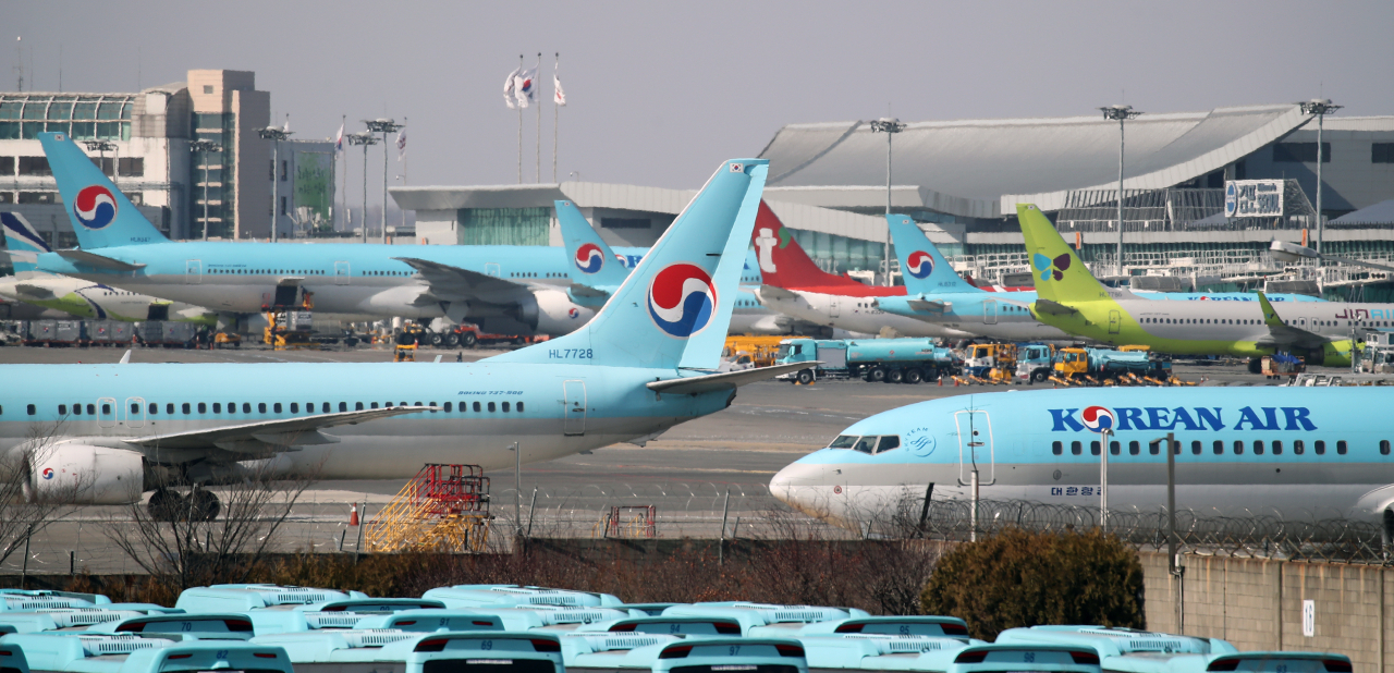 서울 강서구 김포공항 계류장의 항공기들. [연합]