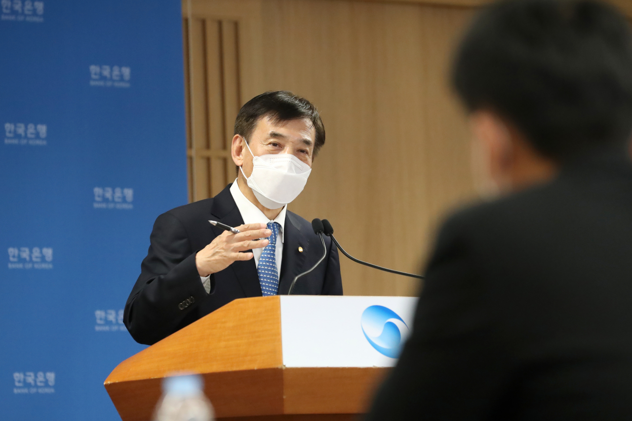 이주열 한국은행 총재가 25일 서울 중구 한은 본관에서 열린 통화정책방향 기자간담회에서 질문에 답하고 있다. [사진제공 한은]