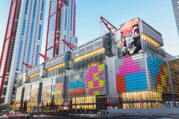 Seoul’s newest, biggest department store offers new shopping experience