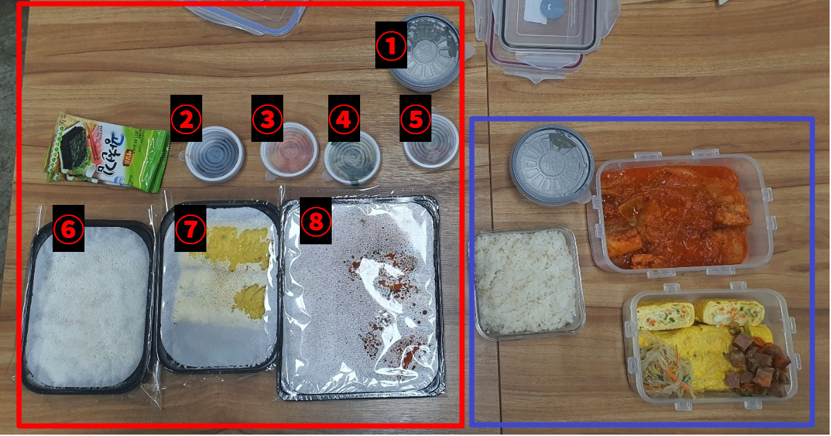 일회용기로 포장한 김치찜(왼쪽)과 다회용 용기로 포장한 김치찜(오른쪽). 음식점 후기 사진을 보며 필요한 다회용기 수를 계산했으나, 막상 음식점에 가니 턱없이 부족했다. [사진=김빛나 기자]