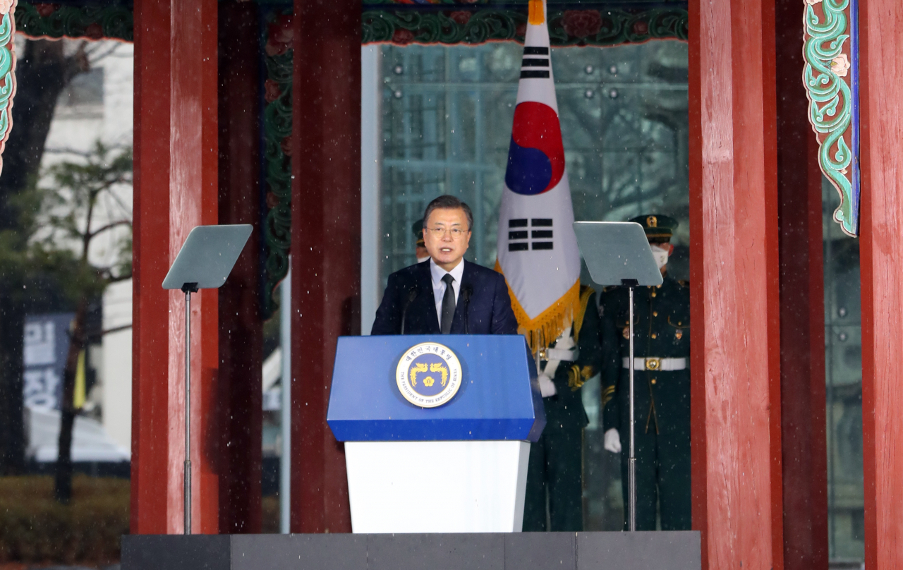문재인 대통령이 1일 오전 서울 종로구 탑골공원에서 열린 제102주년 3·1절 기념식에서 기념사를 하고 있다. [연합]