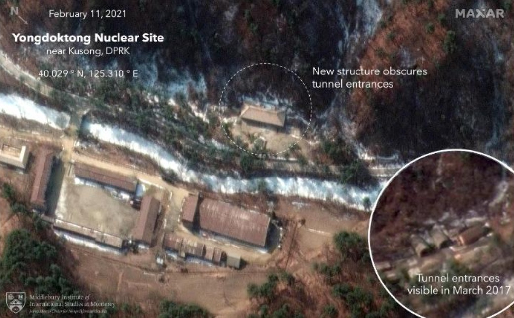 미국은 국제원자력기구(IAEA)가 북한의 일부 핵시설 가동 정황을 포착했다는 보고와 관련해 북미 간 긴장을 다른 차원으로 격화시킬 수 있다고 경고했다. 이런 가운데 미 CNN방송은 위성사진을 토대로 북한의 핵무기 보관장소로 추정되는 평안북도 구성시 용덕동 시설 입구에 은폐를 위한 새로운 구조물이 세워졌다고 보도했다. [CNN 홈페이지 캡처]