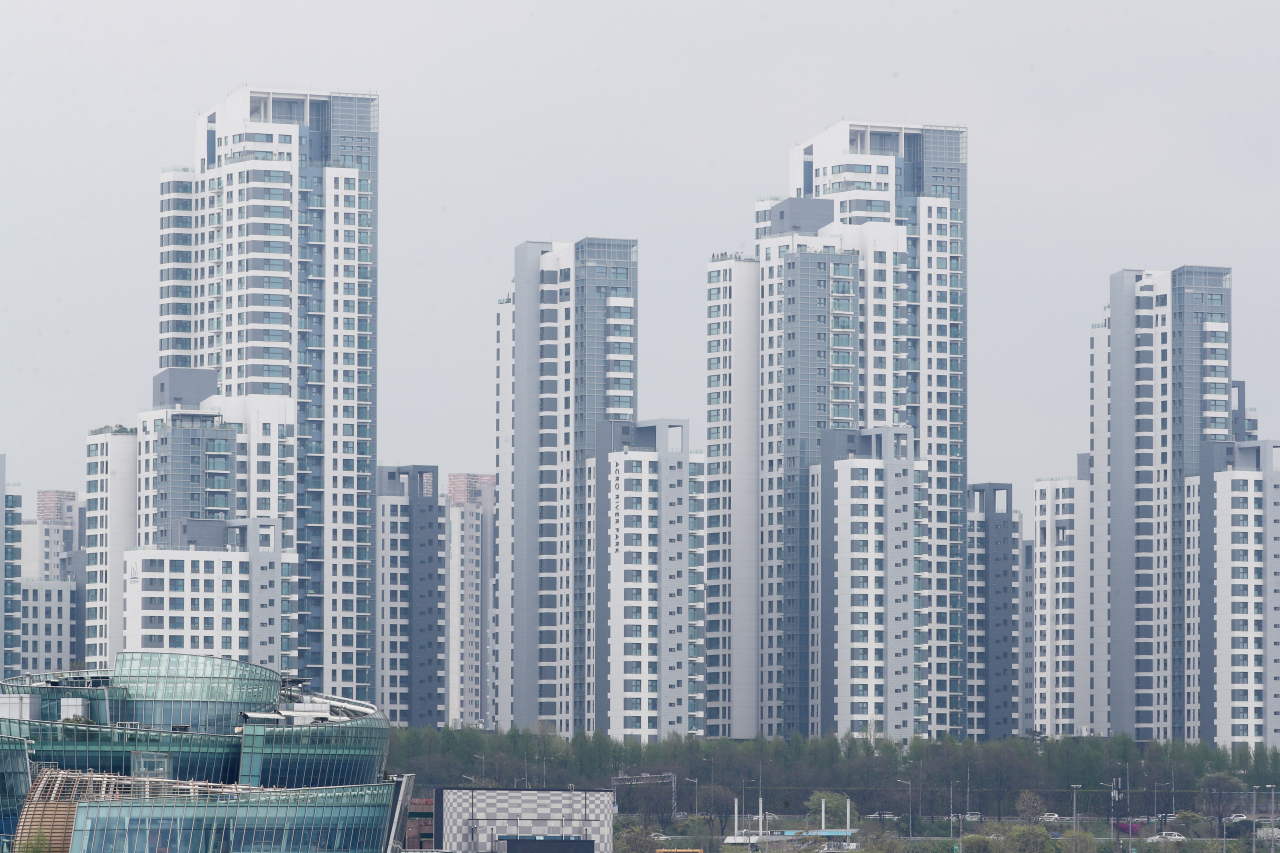 여전히 잘나가는 대장주 아파트…올 2월까지 상승률만 3.3%