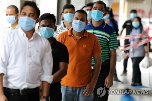 외국인 불법 체류자 노동자도 신분 노출 없이 코로나19 검사를 무료로 받을 수 있다.