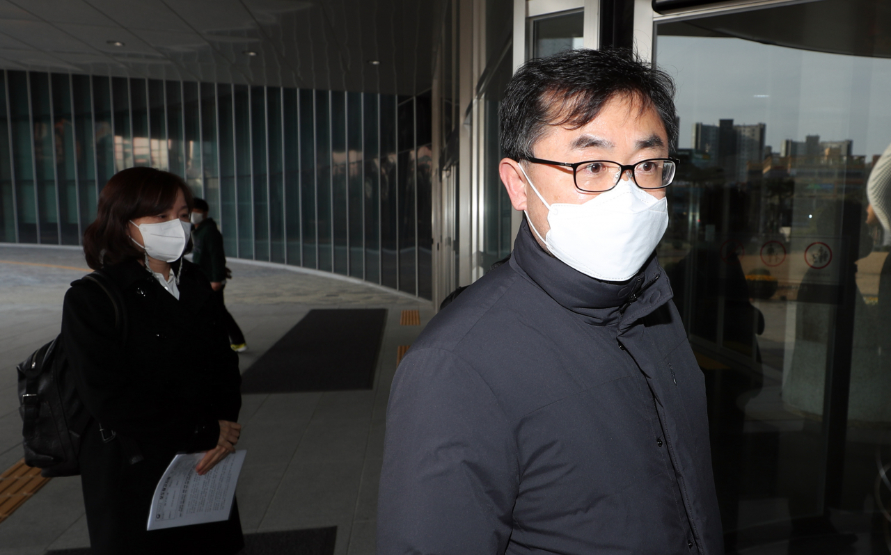 'LH 땅 투기' 의혹 관련 최근 출범한 정부합동조사단이 5일 오후 경남 진주시 충무공동 한국토지주택공사(LH) 본사를 방문하고 있다. [연합]