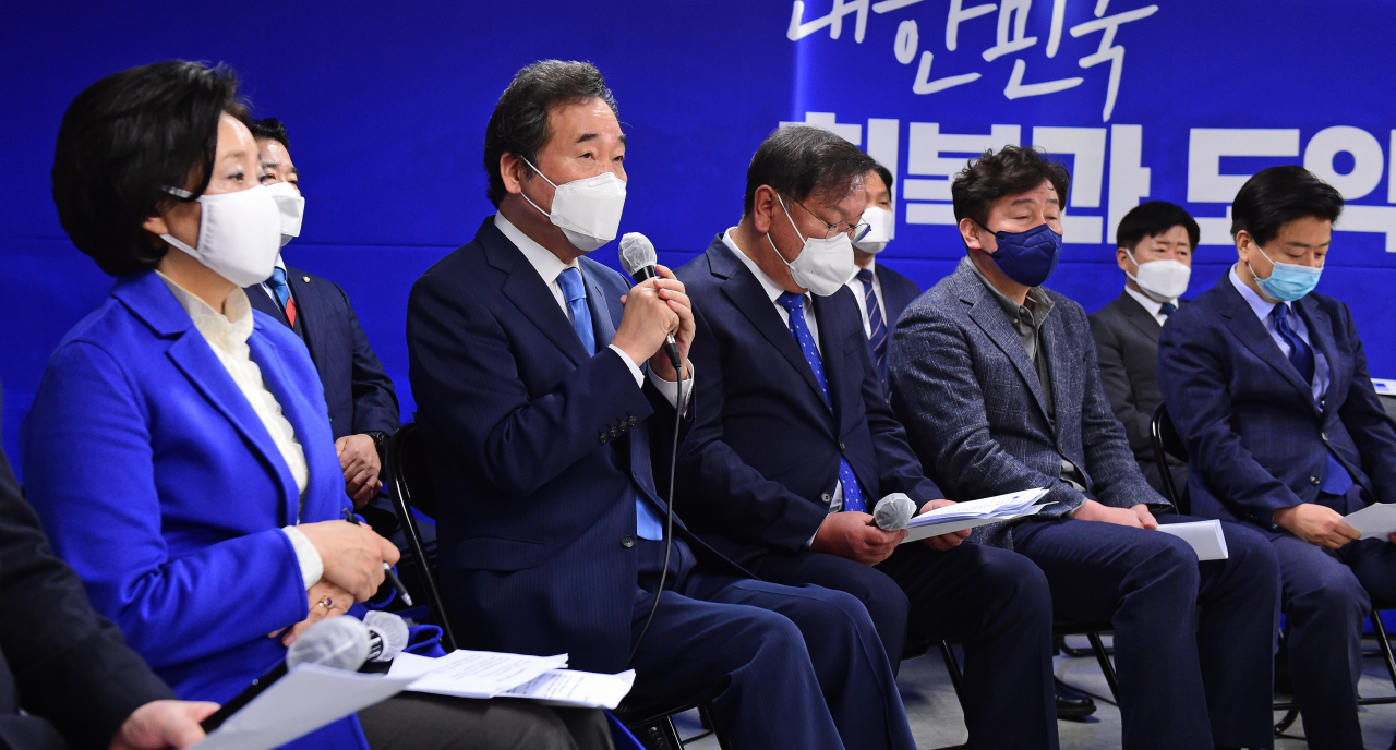 이낙연 더불어민주당 대표가 8일 서울 종로구 박 후보 캠프에서 열린 제1차 중앙선대위 회의에서 발언하고 있다. [연합]
