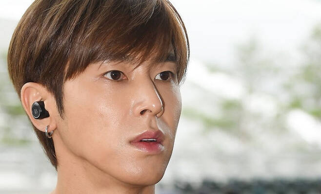 유노윤호 “부끄럽고 화가 난다…실망드려 죄송” 감염병예방법 위반 사과