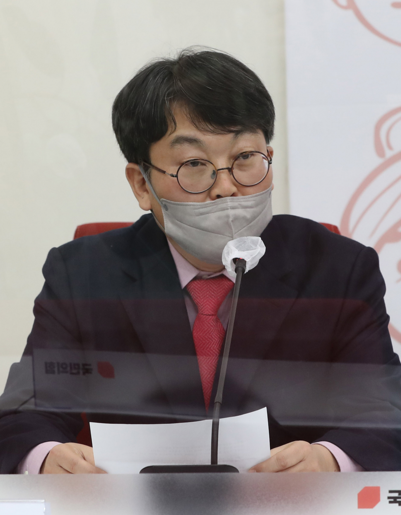 강훈 전 조선일보 논설위원이 9일 국회에서 열린 '국민의힘 김명수 대법원장 비리 백서 발간 추진위원회' 1차회의에서 발언하고 있다. 이상섭 기자