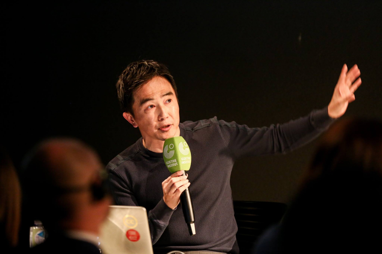 부장판사 출신 윤종수 변호사는 해리빅버튼 이성수의 전화 한 통에 고사 위기에 처한 홍대 공연장과 인디신을 살리기 위해 두 팔을 걷었다. “대중음악의 근간을 이룬 사라져가는 무대를 지키고, 인디신에 대한 관심과 지지를 불러오기” 위해서다. [사단법인 코드 제공]