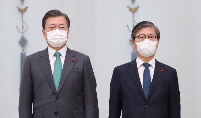 문재인 대통령과 변창흠 국토부 장관 [연합]