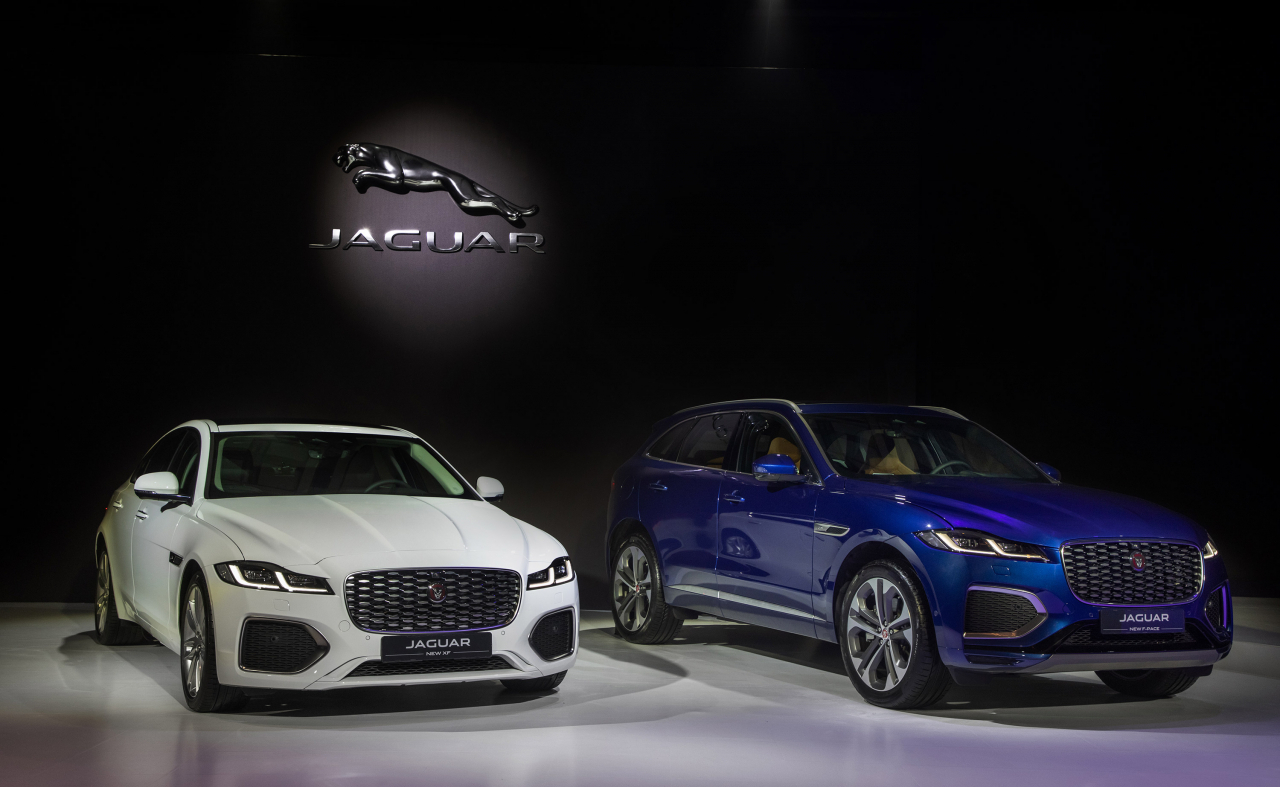 왼쪽부터 재규어 뉴 XF, 뉴 F-PACE. [재규어 랜드로버 코리아 제공]