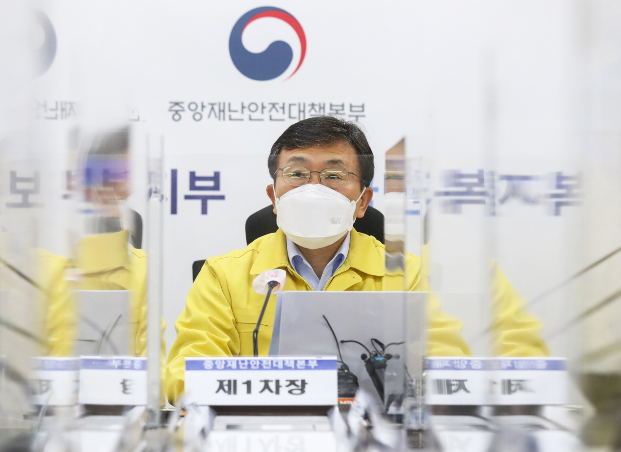 South Korean Minister of Health and Welfare Kwon Deok-cheol speaks during a government meeting Monday. (Ministry of Health and Welfare)