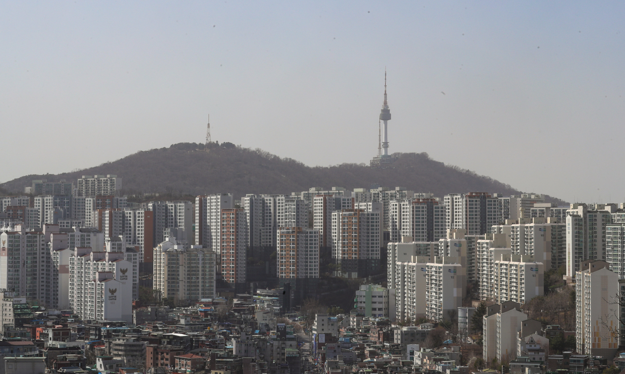 서울 응봉산에서 바라본 시내 아파트 단지 모습 [연합뉴스]