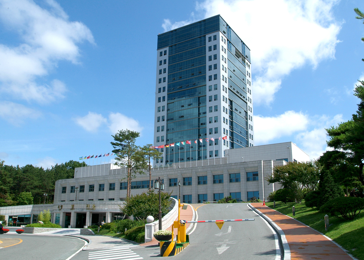 대구대 성산홀(본관) 전경.[대구대 제공]