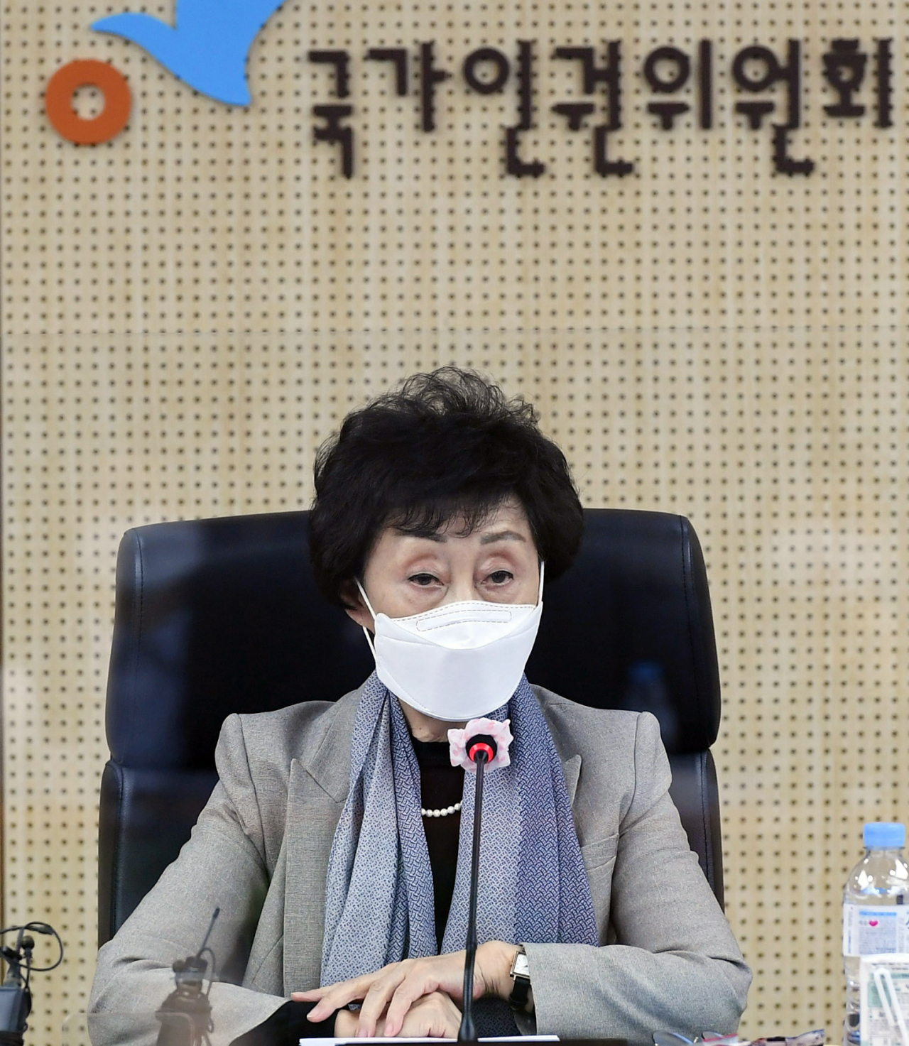 국가인권위원회는 31일 ‘국제 트랜스젠더 가시화의 날’을 맞아 최영애 위원장 명의로 성명을 내고 “성소수자 당사자와 성소수자 인권을 위해 행동하는 모든 분들에게 지지와 연대의 뜻을 밝힌다”고 밝혔다. 트랜스젠더 가시화의 날에 인권위가 지지 성명을 낸 것은 이번이 처음이다. 지난 1월 최 위원장 모습. [연합]