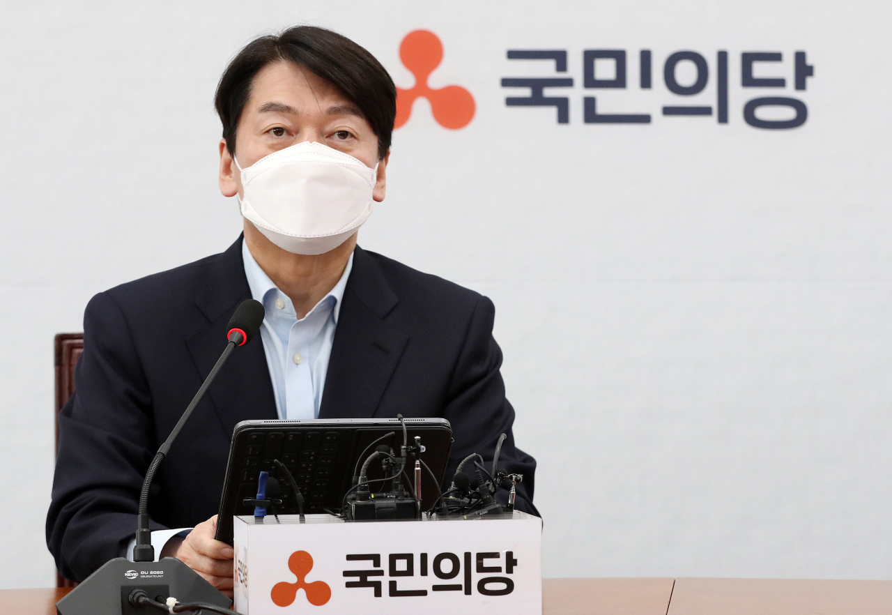 안철수 국민의당 서울시장 후보가 19일 오후 서울 여의도 국회에서 기자간담회를 갖고 단일화에 관한 입장을 밝히고 있다. 안 후보는 "국민의힘이 제시한 모든조건 수용하겠다"고 밝히면 단일화 협상 재기를 촉구했다. [헤럴드경제=이상섭 기자]