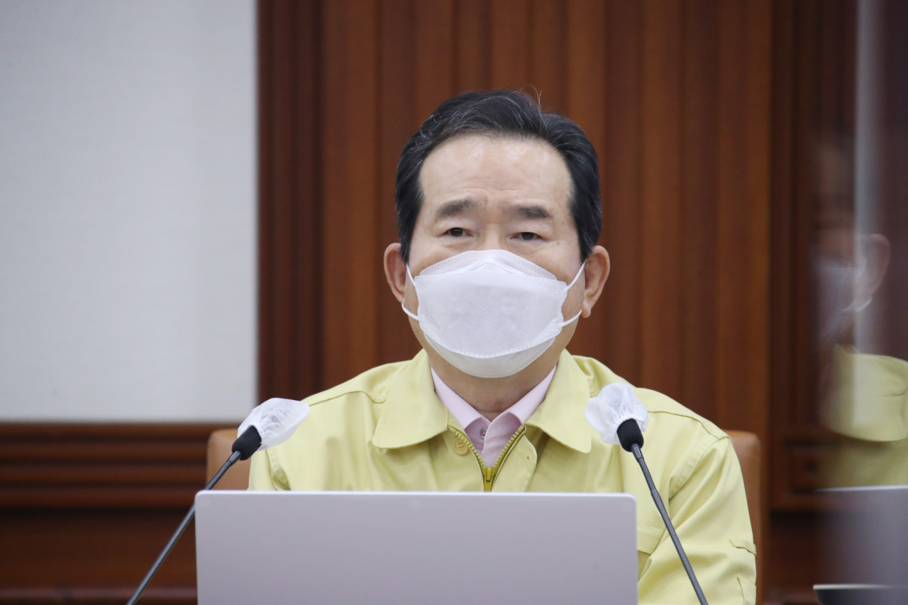 정세균 국무총리가 21일 정부서울청사에서 열린 코로나19 대응 중앙재난안전대책본부 회의를 주재하며 발언하고 있다. ［연합］