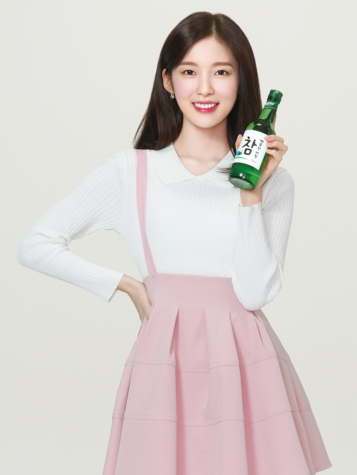금복주 ‘New 참’의 광고 모델로 선정된 걸그룹 오마이걸의 멤버 ‘아린’.[금복주 제공]