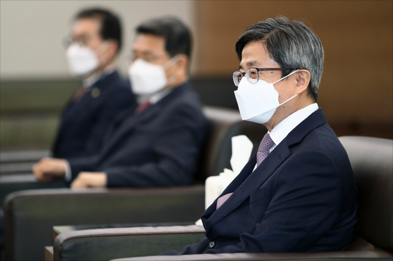 김명수 대법원장이 22일 오후 서울 서초구 대법원에서 열린 대법관후보 추천위원회 간담회에서 인사말을 하고 있다. [연합]