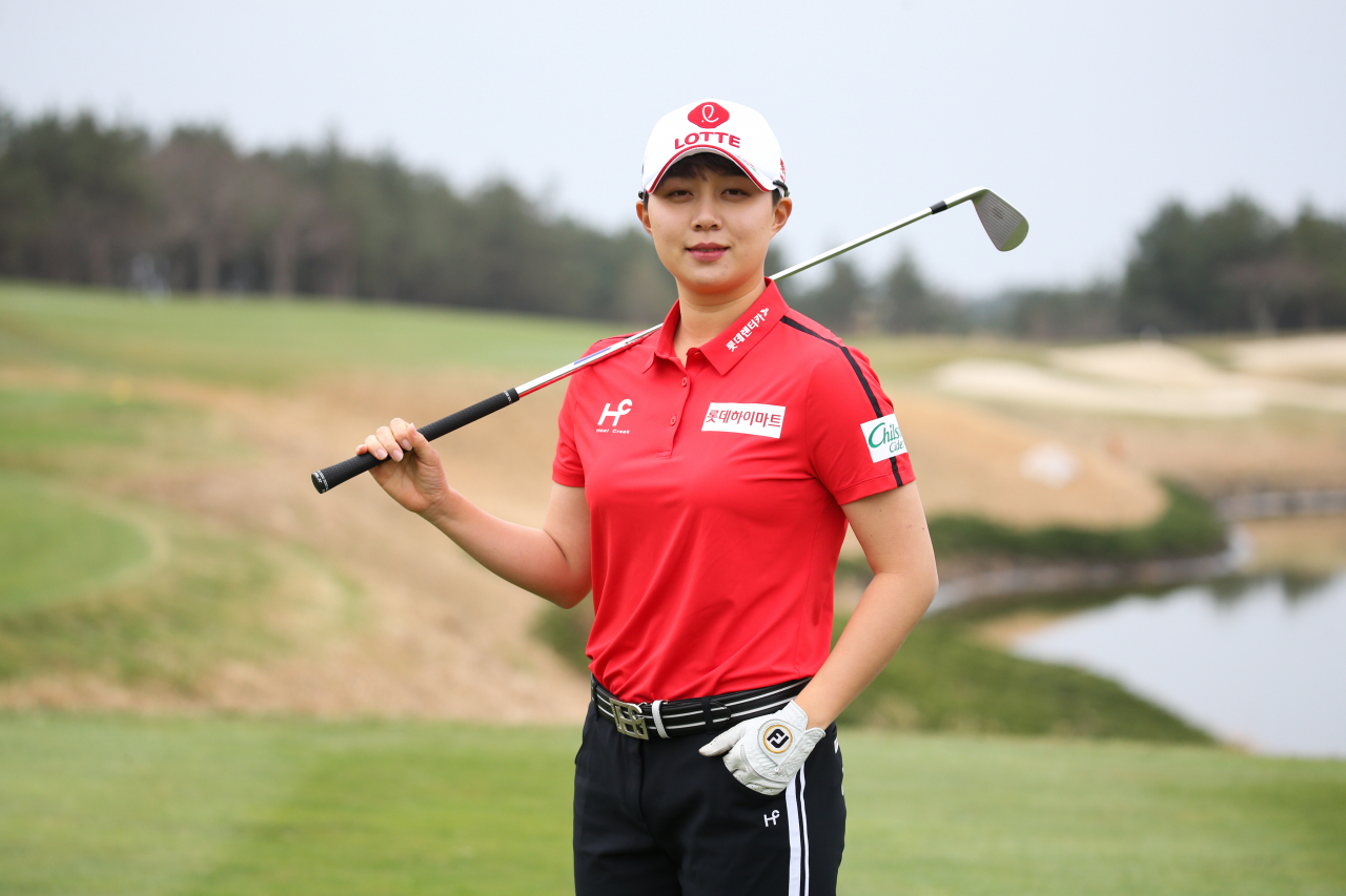 지난해 국내 무대서 2승을 올리며 존재감을 확인한 김효주가 오는 25일 열리는 KIA클래식을 통해 1년4개월 만에 LPGA 투어에 복귀한다. 올시즌 5년 만의 우승에 도전하는 김효주는 “PGA 투어 브라이슨 디섐보처럼 다른 차원의 골프를 해보고 싶다”는 새로운 목표를 밝혔다. [KLPGA 제공]