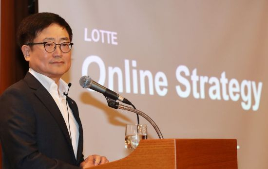 강희태 롯데쇼핑 대표.[연합]