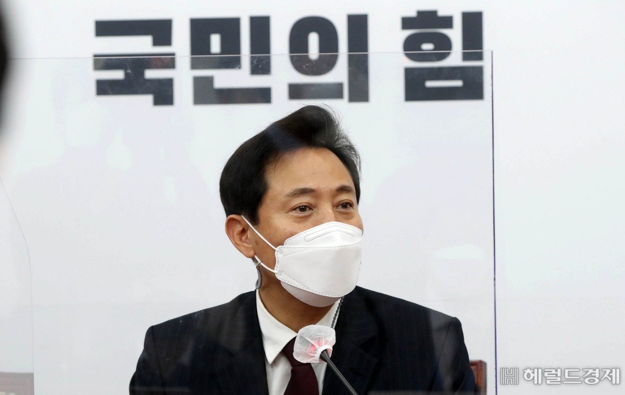 [헤럴드경제=이상섭 기자] 국민의힘 오세훈 서울시장 후보가 24일 오전 서울 여의도 국회에서 열린 기자회견에 참석해 발언하고 있다. babtong@heraldcorp.com