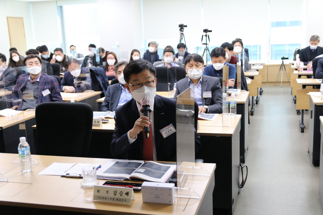 김승배 한국부동산개발협회 회장이 24일 생활형숙박시설 등 준주택 공급 확대 방안에 대한 세미나에서 의견을 말하고 있다. [한국부동산개발협회]