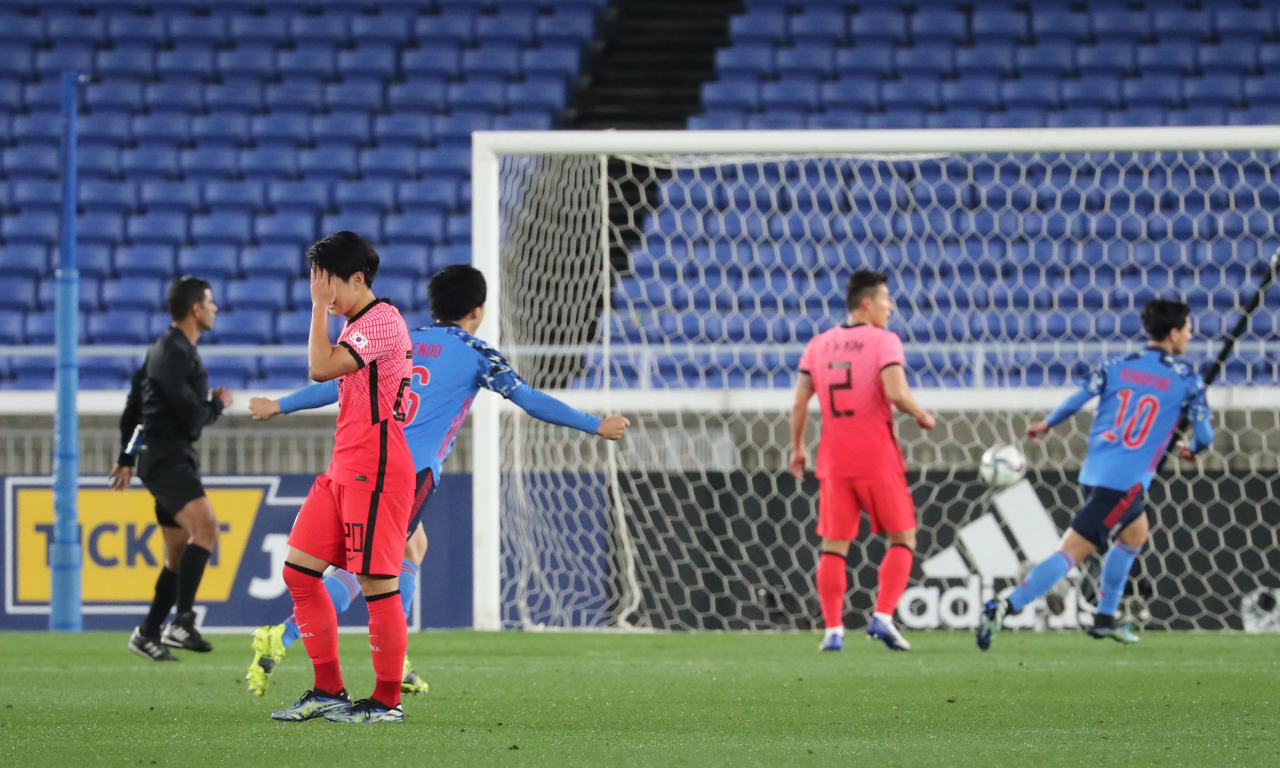 25일 일본 가나가와현 요코하마시 닛산스타디움에서 열린 80번째 한일전에서 전반 16분 야마네 미키에게 실점하고 있다. [연합]