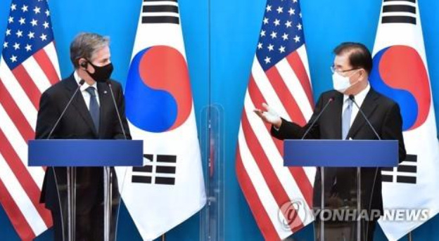 정의용 외교부 장관(오른쪽)과 토니 블링컨 미 국무장관이 지난 18일 서울 외교부 청사에서 기자회견을 하고 있다.[연합]