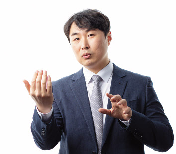 유거상 아실 대표는 “아파트는 지금 살아가는 공간이기도 하지만, 최종적으로 정착할 아파트로 향하기 위해 계속 바꿔가는 재화임을 명확히 인지해야 한다”고 말한다.