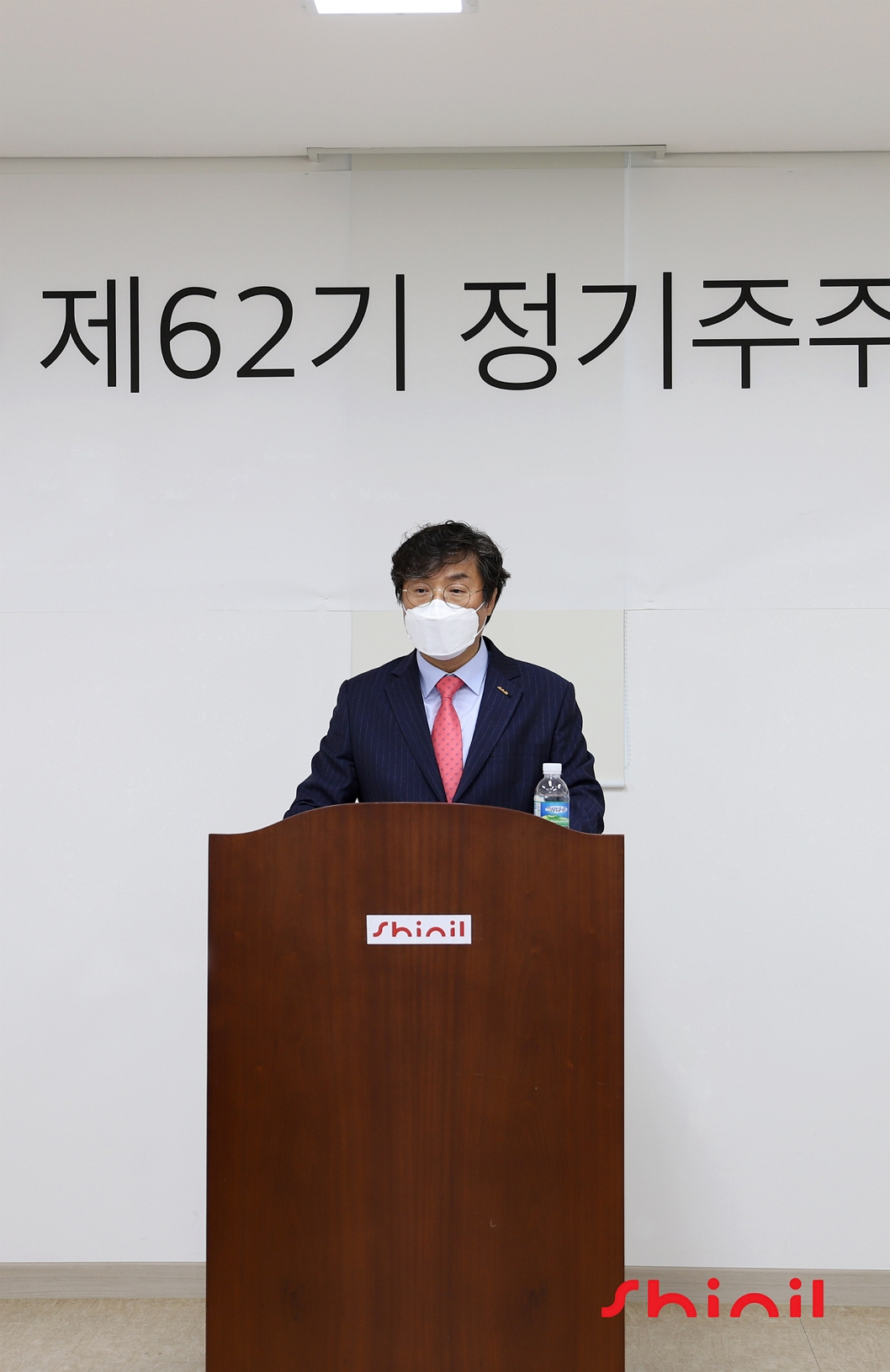 30일 천안 본사에서 진행된 주주총회에서 정윤석 신일전자 대표가 인사말을 하고 있다.[신일전자 제공]