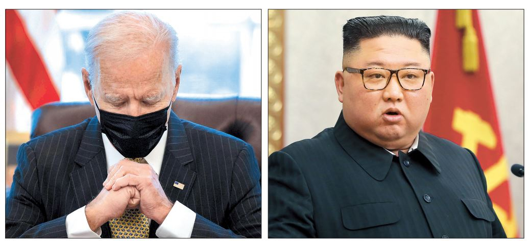 조 바이든 미국 행정부와 김정은 북한 정권과의 긴장이 높아지고 있다. 미국 국무부는 30일(현지시간) ‘2020 국가별 인권보고서’를 발표하고 북한 정권이 지독한 인권침해에 대해 책임지게 할 것이라고 밝혔다. 미국이 ‘인권’을 중심 의제로 놓고 대외 정책을 추진하고 있는 가운데, 조 바이든 대통령이 이날 백악관에서 2021 급여보호프로그램 확대법에 서명하고 있다.(왼쪽) 오른쪽 사진은 지난달 북한 노동당 중앙위원회 전원회의에 참석한 김정은 북한 국무위원장. [AFP·연합]