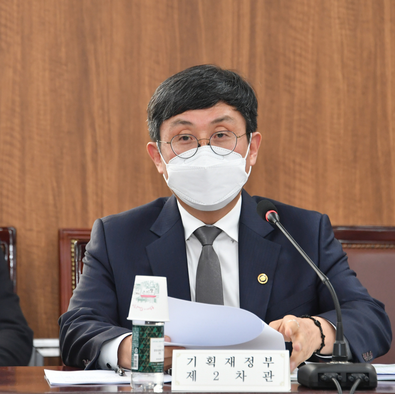 안도걸 기획재정부 2차관이 1일 정부서울청사에서 '제1회 재정운용전략협의회'를 주재하고 있다. [기획재정부 제공]
