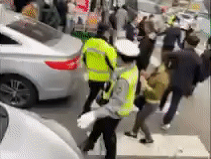 4·7 서울시장 보궐선거 후보로 나선 미래당 오태양 후보가 2일 국민의힘 오세훈 후보 캠프 측 관계자로부터 폭행을 당했다며 3일 공개한 영상. 오태양 페이스북
