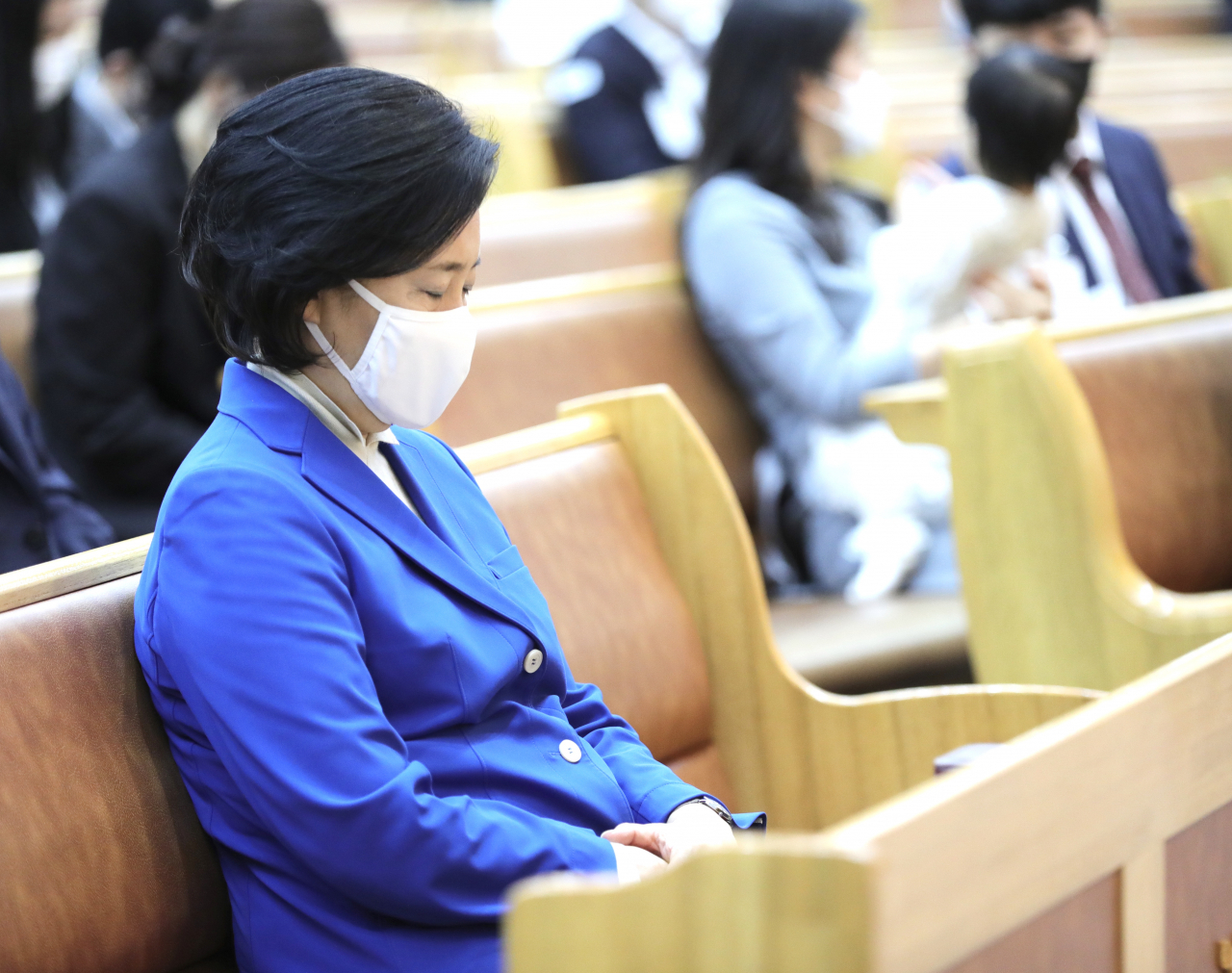 더불어민주당 박영선 서울시장 후보가 4일 오전 부활절을 맞아 서울 구로구 기독교대한감리회 베다니교회를 찾아 예배하고 있다. [박영선 캠프]
