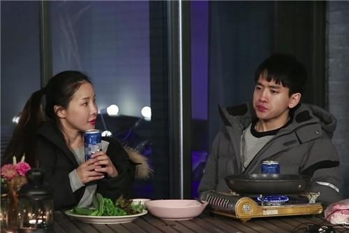 KBS 2TV'살림하는 남자들2'에 출연 당시 미나(왼쪽)와 류필립[KBS 제공]