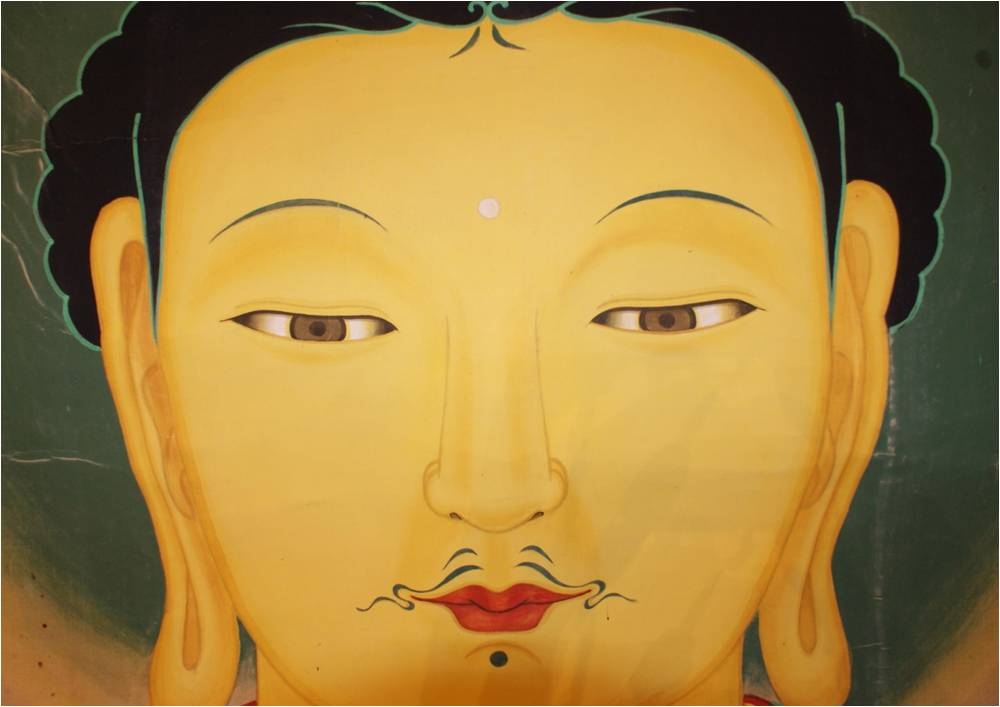 진관사 본존 상호와 명암 표현