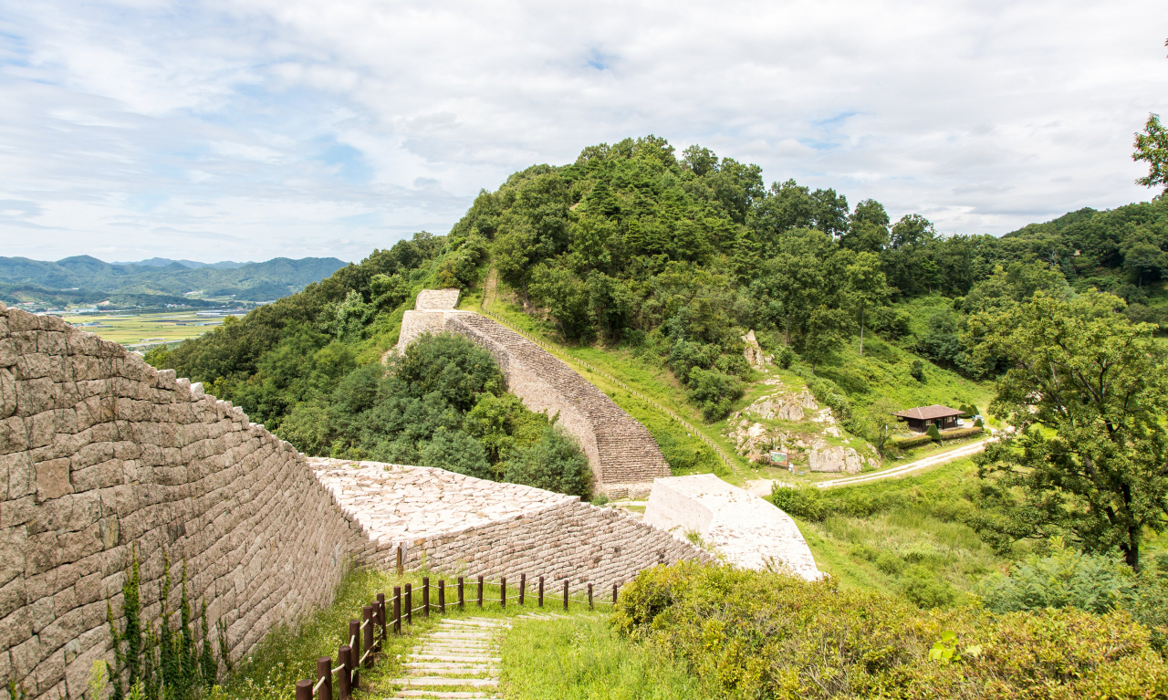 충북 보은 삼년산성