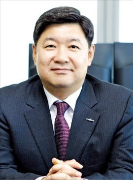 백여현 한국금융지주 사회공헌사업 담당 부사장