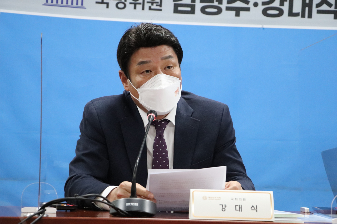 국회 국방위원회 강대식·김병주 의원, 정무위원회 김병욱·성일종 의원과 육군 및 국회, 국가보훈처가 주최하는 '2021 전역장병 사회정착지원 정책세미나'가 8일 온라인 화상회의로 개최됐다. 사진은 국민의힘 강대식 의원. [강대식 의원실 제공]