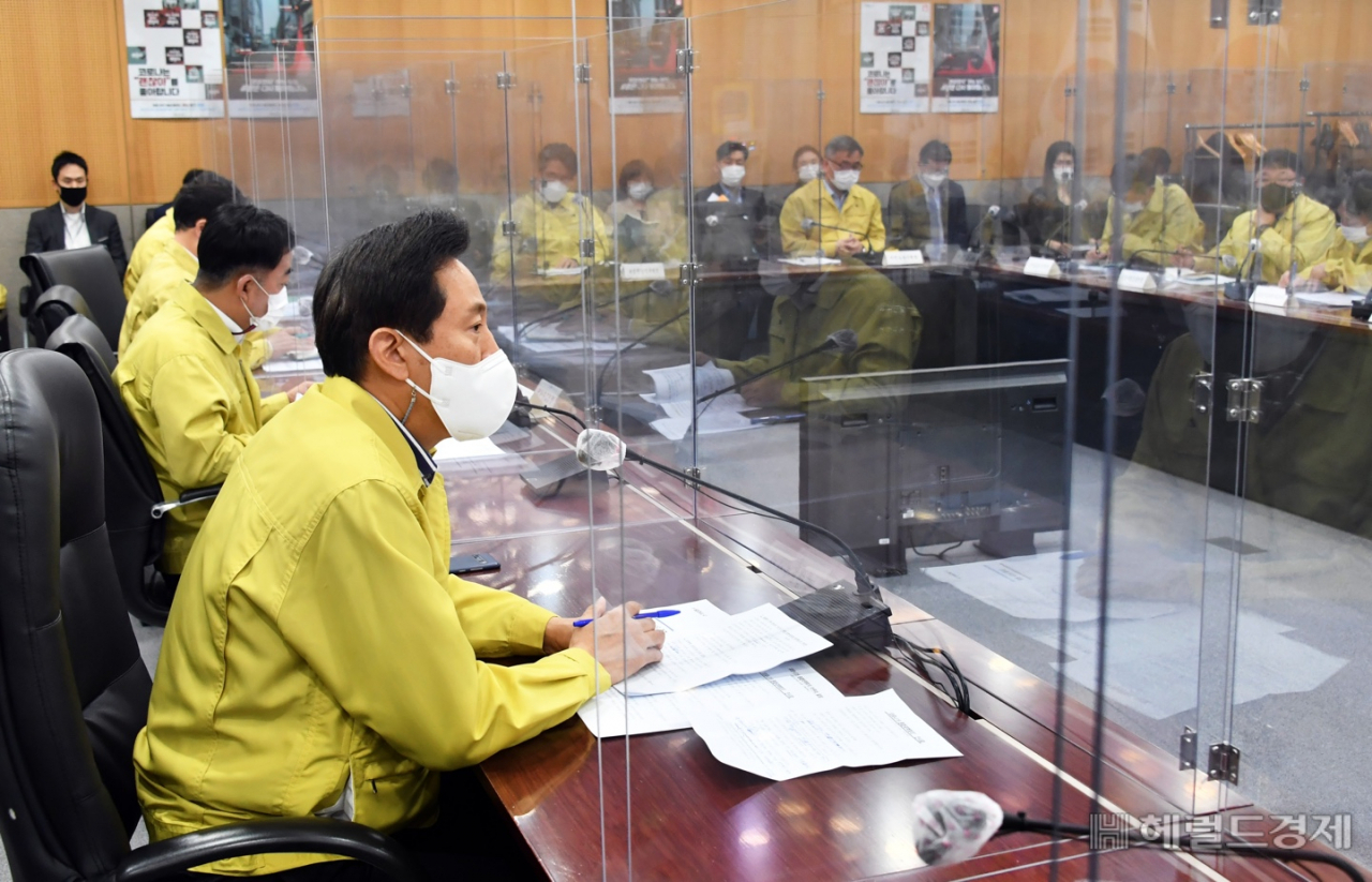 오세훈 서울시장이 9일 오전 서울시청 기획상황실에서 열린 코로나19 종합대책회의에서 발언하고 있다. [서울시 제공]