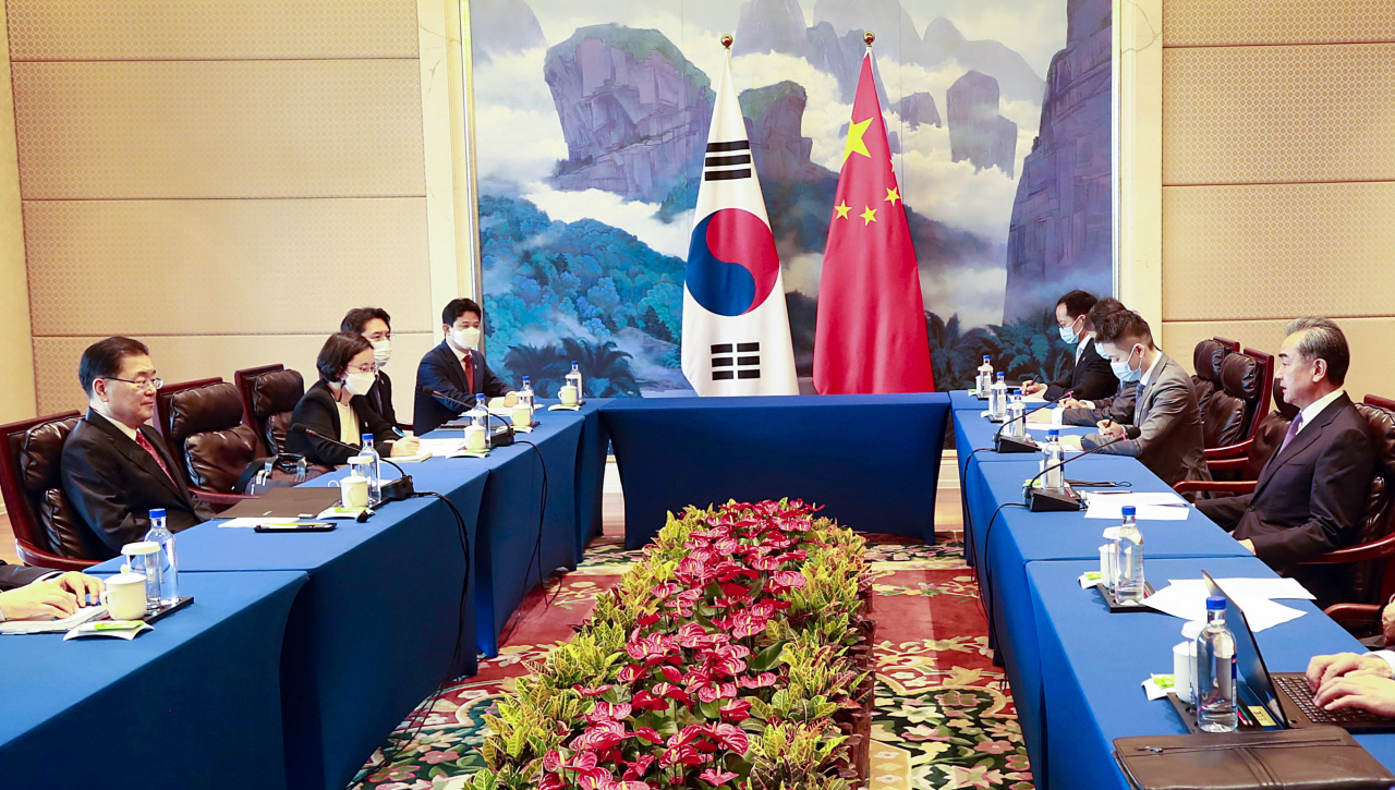 정의용 외교부 장관과 왕이 중국 국무위원 겸 외교부장이 지난 3일 개최한 한중 외교장관회담 [연합]
