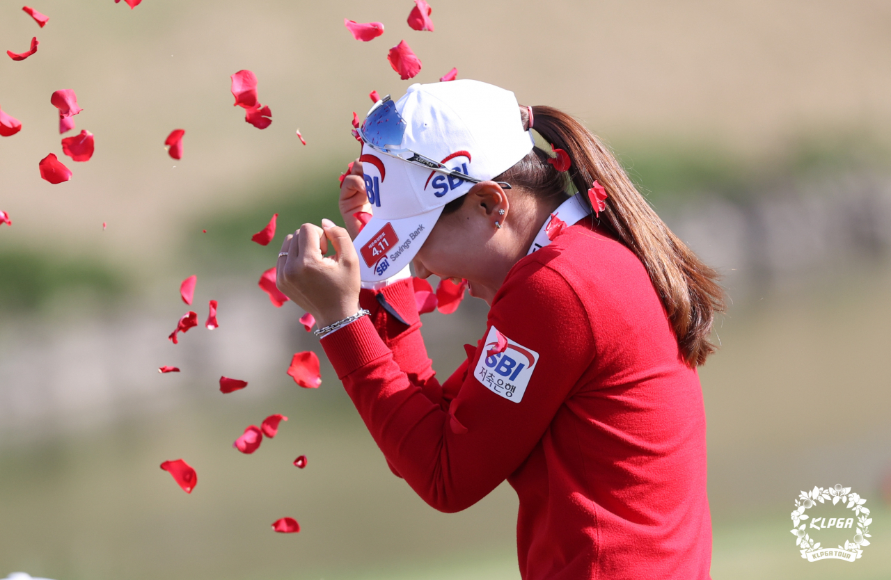 KLPGA 투어 개막전인 롯데렌터카 여자오픈서 우승한 이소미 [KLPGA 제공]